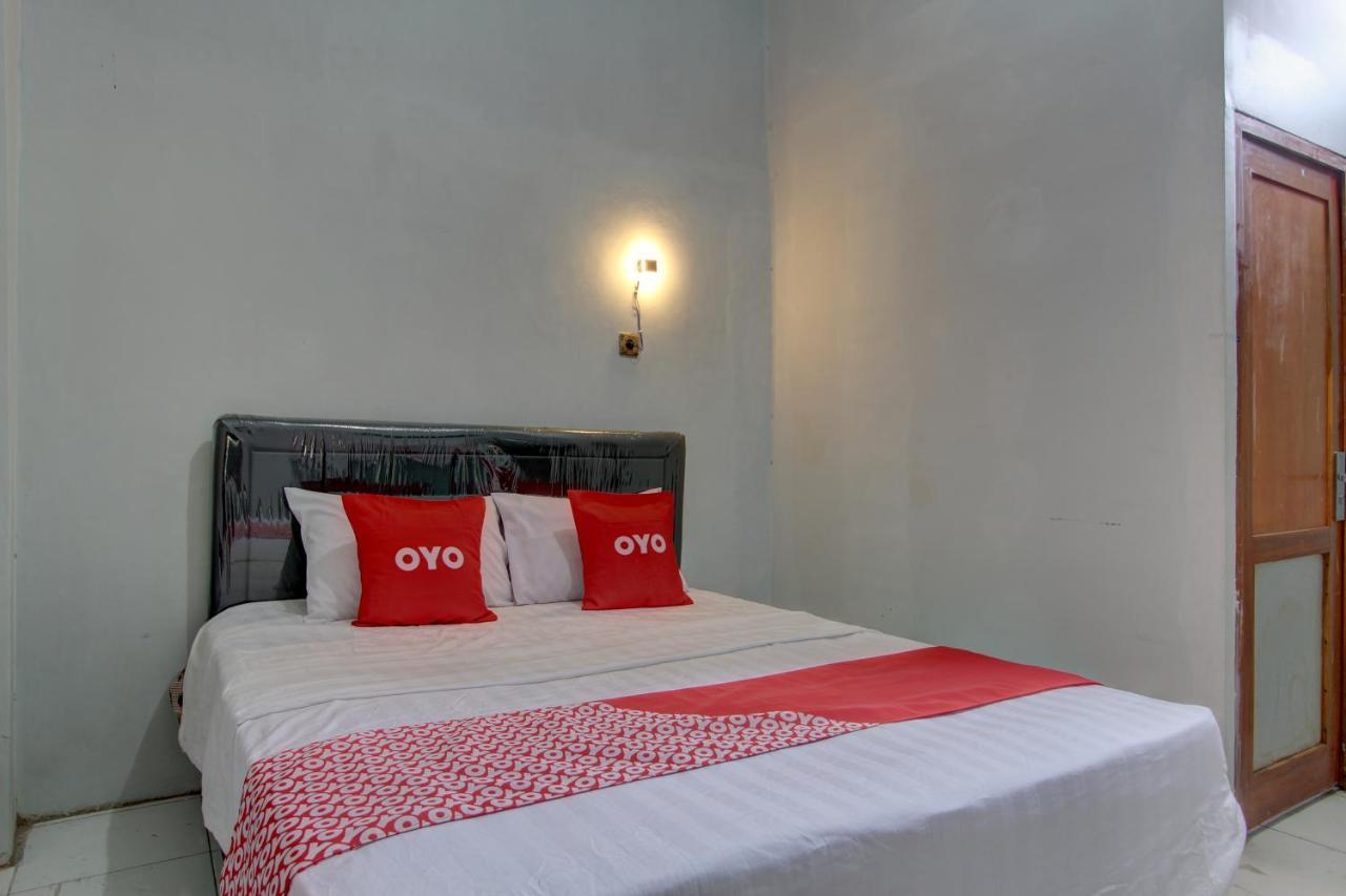 Capital O 91690 Moza Guest House Klaten Екстериор снимка