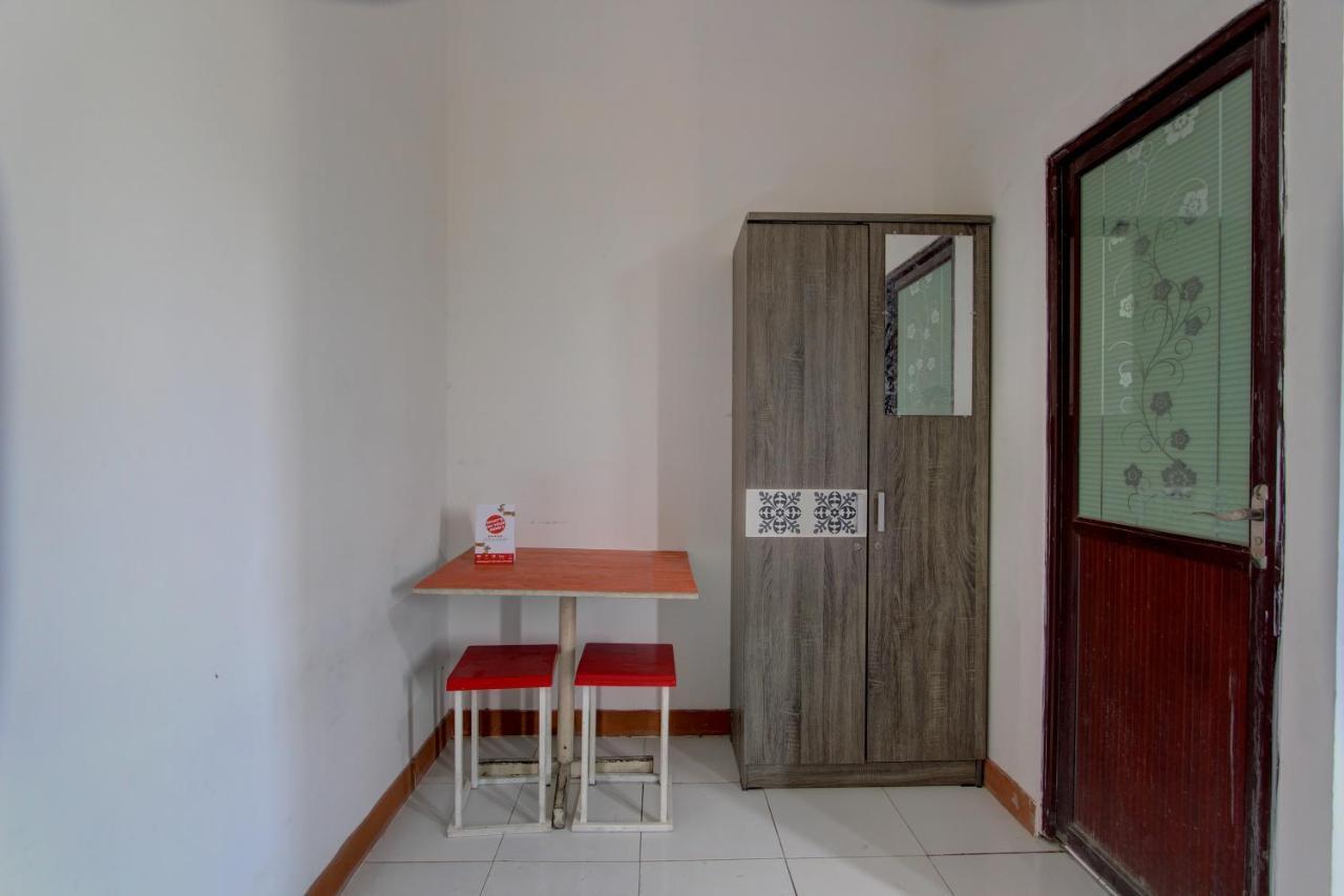 Capital O 91690 Moza Guest House Klaten Екстериор снимка